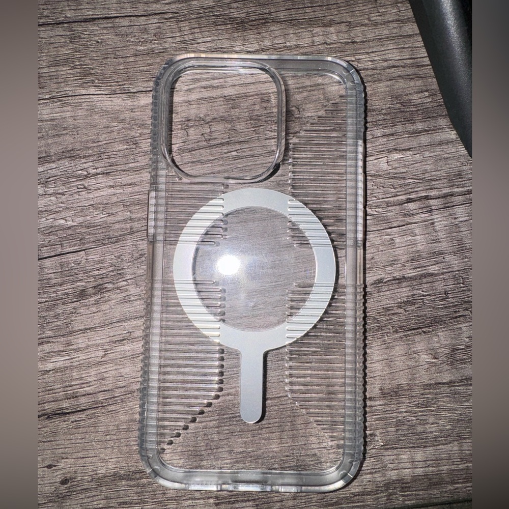 Speck - iPhone 15 Pro Case - Protective clear case with grip
